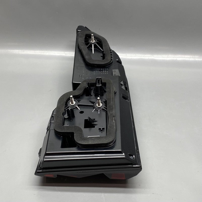 BMW X7 TAIL LIGHT RIGHT INNER 2022 2023 OEM