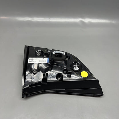 1502089-00-B TESLA MODEL Y TAIL LIGHT TRUNK RIGHT PASSENGER 2020 21 22 23 2024 1502089-00-B