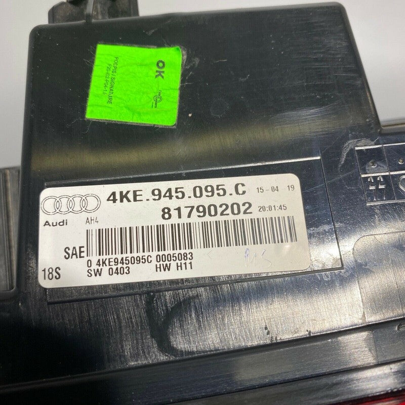 4KE945095C AUDI E-TRON CENTER REAR TAIL LIGHT 4KE945095C 2019 2020 OEM
