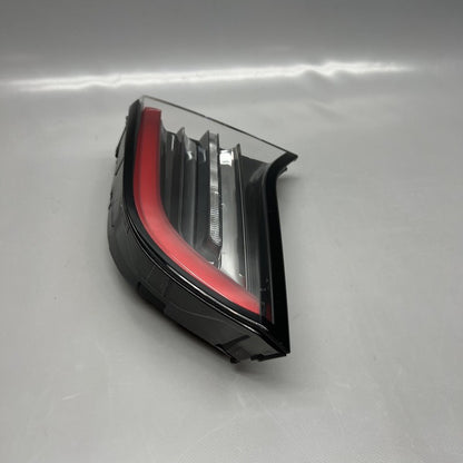 1502089-00-B TESLA MODEL Y TAIL LIGHT TRUNK RIGHT PASSENGER 2020 21 22 23 2024 1502089-00-B
