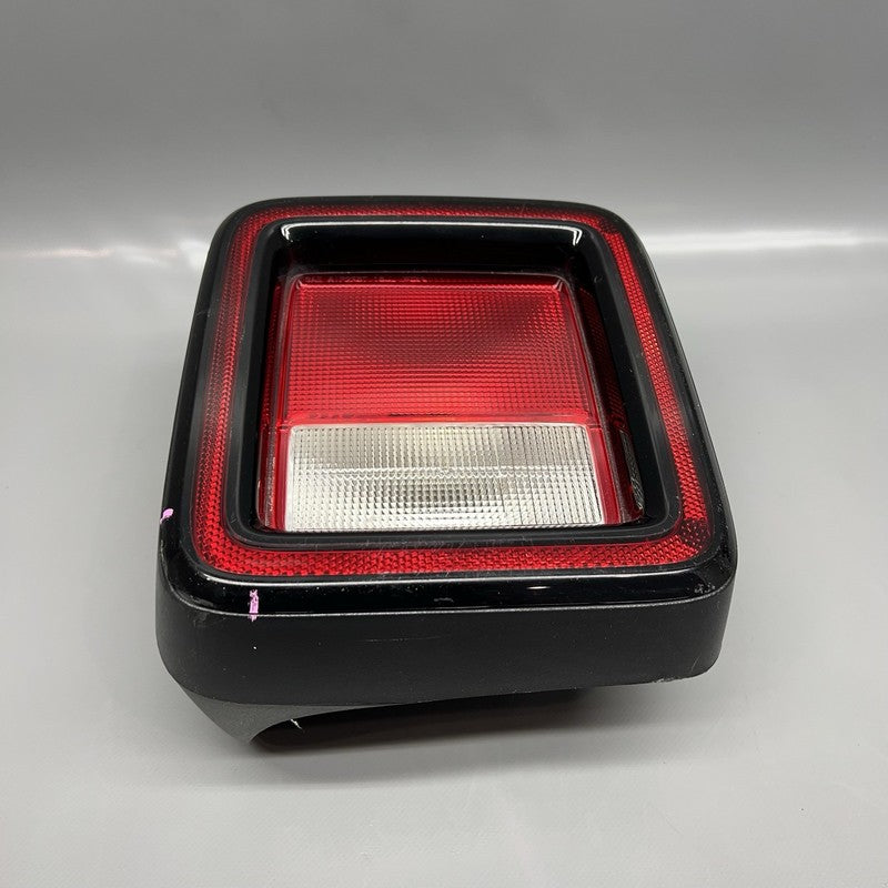JEEP WRANGLER TAIL LIGHT LEFT DRIVER 2018 2019 2020 2021 2022 OEM 