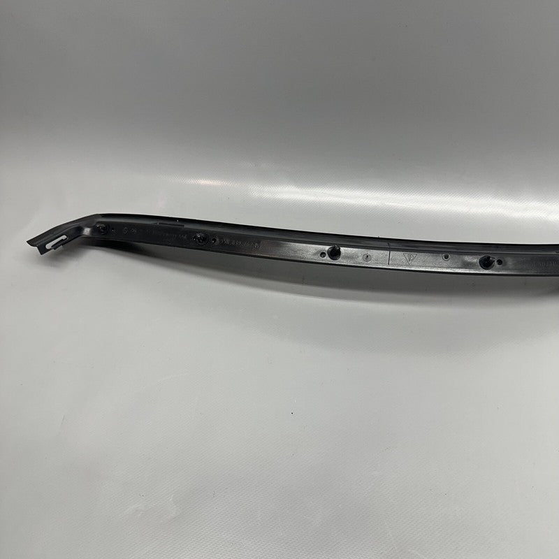 95B839762B PORSCHE MACAN WEATHER STRIP SEAL RIGHT REAR 2016 17 18 19 2020 OEM 95B839762B