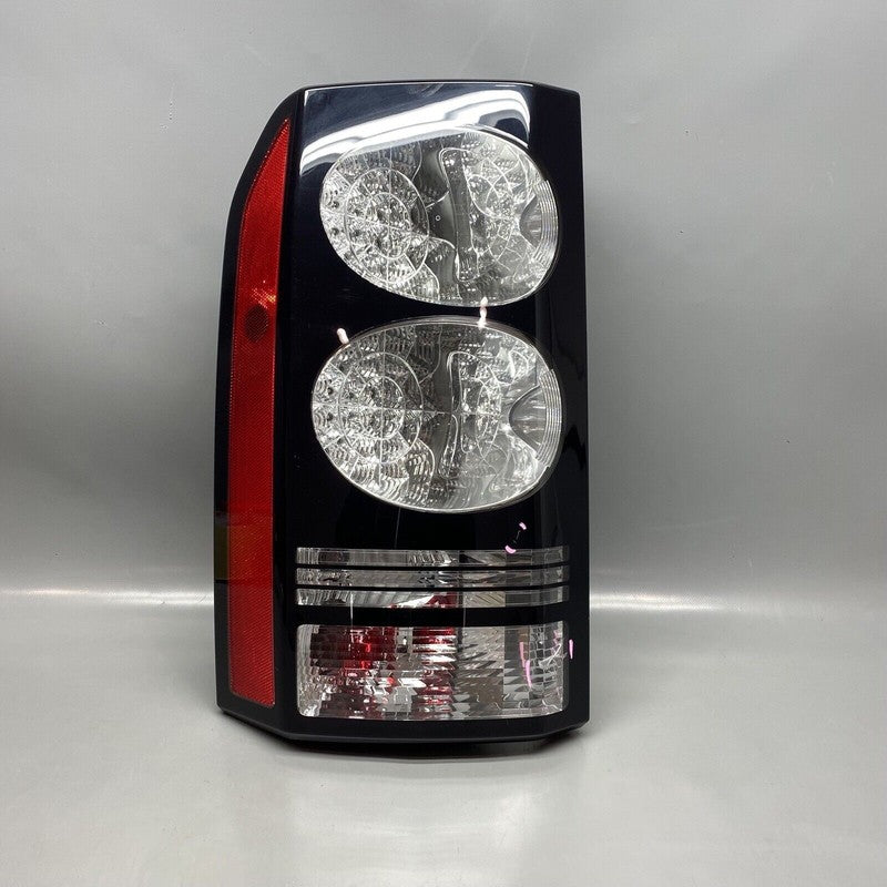 EH22-13405-AA LAND ROVER DISCOVERY 4 TAIL LIGHT LEFT DRIVER EH22-13405-AA 2014 15 2016 DAMAGED