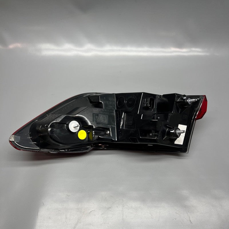 BMW 340 330 TAIL LIGHT LEFT DRIVER SEDAN  2019 2020 2021 2022 2023 OEM