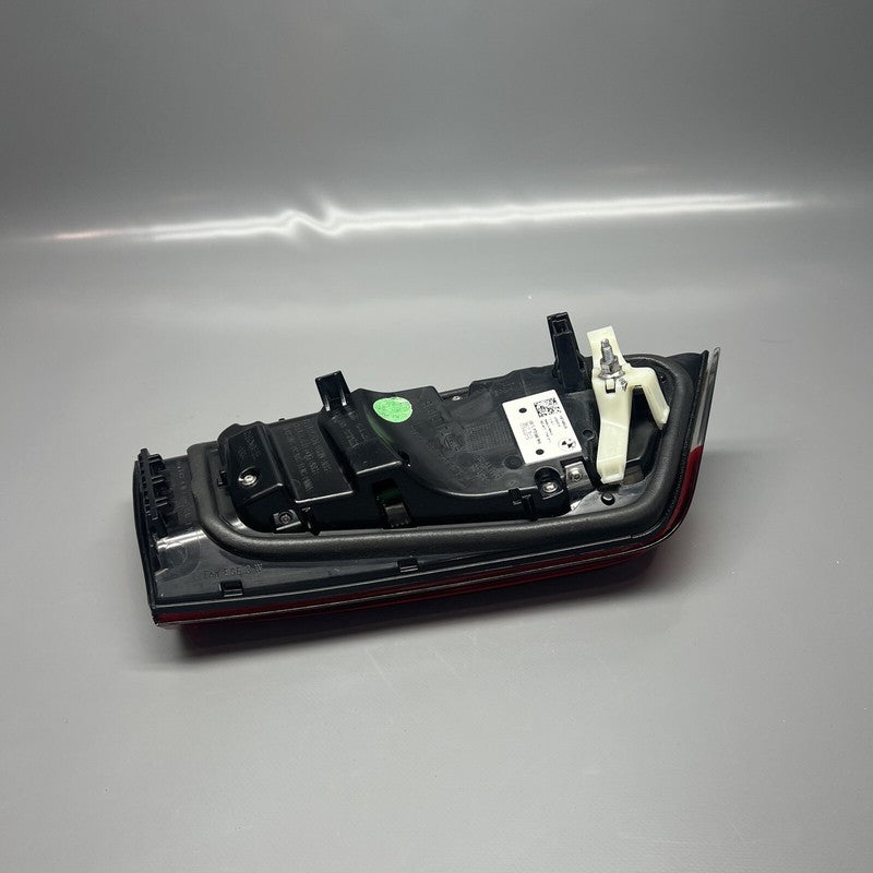 H8749509 BMW M3 TAIL LIGHT INNER RIGHT 330 M340 2019 2020 2021 OEM H8749509 SEDAN