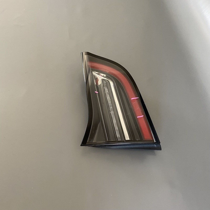 TESLA MODEL 3 INNER TAIL LIGHT RIGHT SIDE 1502089-00-B 2017 2018 2019 