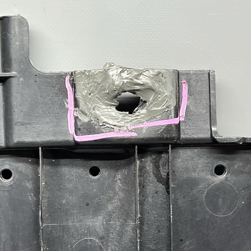 1638051-00-B TESLA MODEL Y REAR BUMPER LOWER SPLASH SHILED 2020 2021 2022 2023 1638051-00-B