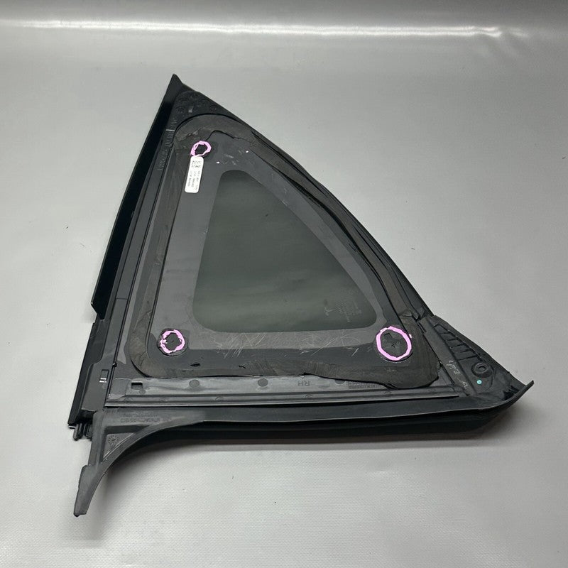 1495741-99-H TESLA MODEL Y QUARTER GLASS RIGHT REAR 2020 2021 2022 2023 OEM 1495741-99-H