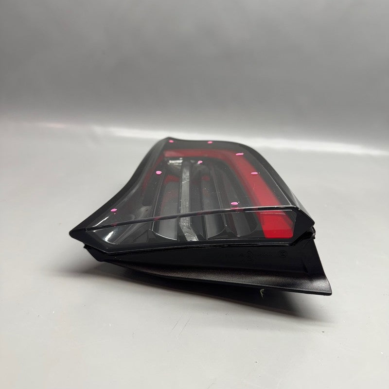 TESLA MODEL Y TAIL LIGHT RIGHT PASSENGER 2020 2021 2022 2023 2024 OEM