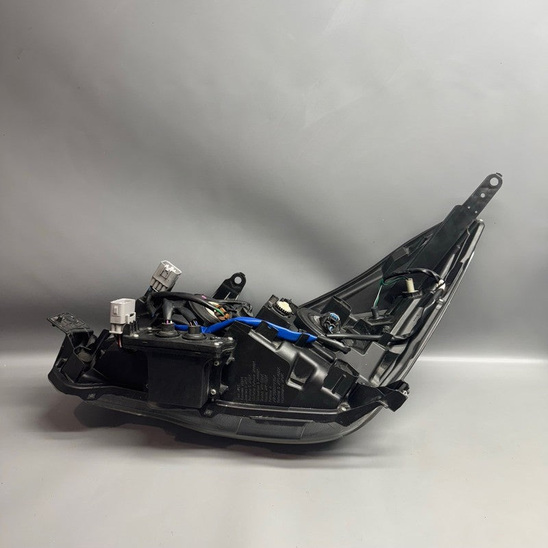 SUBARU FORESTER HEADLIGHT RIGHT PASSENGER 2017 2018 HALOGEN OEM