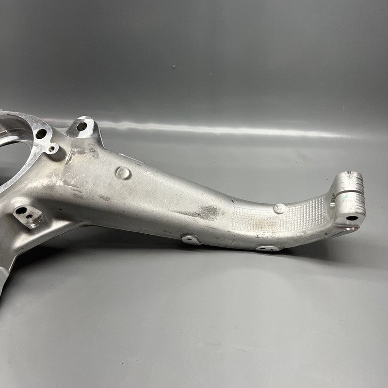 1044316-00-E TESLA MODEL 3 KNUCKLE RIGHT FRONT 2017 18 19 20 21 2022 RWD OEM 1044316-00-E