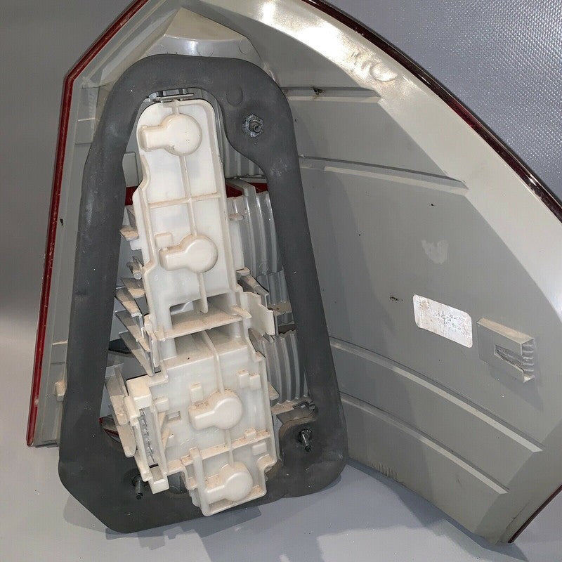 A1648200564 MERCEDES BENZ GL450 LEFT DRIVER SIDE TAIL LIGHT 2007 2008 2009 OEM