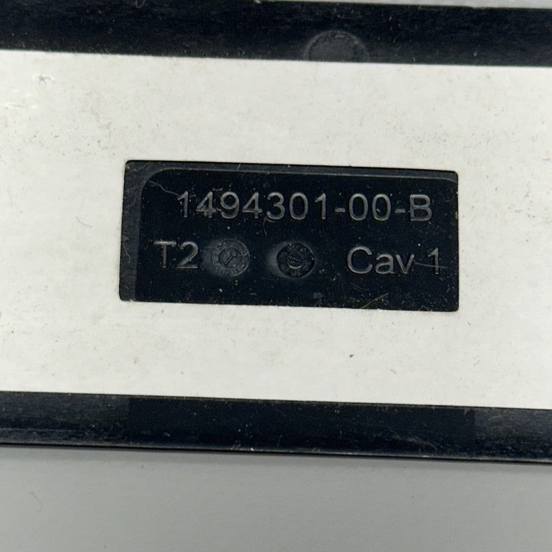 1494301-00-B TESLA MODEL Y DOOR SILL PLATE 2020 2021 2022 2023 OEM 1494301-00-B