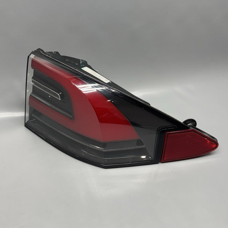 1034333-00-A TESLA MODEL X TAIL LIGHT RIGHT PASSENGER 2016 2017 2018 2019 2020 OEM