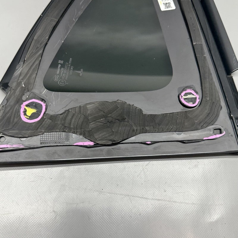 1495740-00-E TESLA MODEL Y QUARTER GLASS LEFT REAR 2020 2021 2022 2023 OEM 1495740-00-E