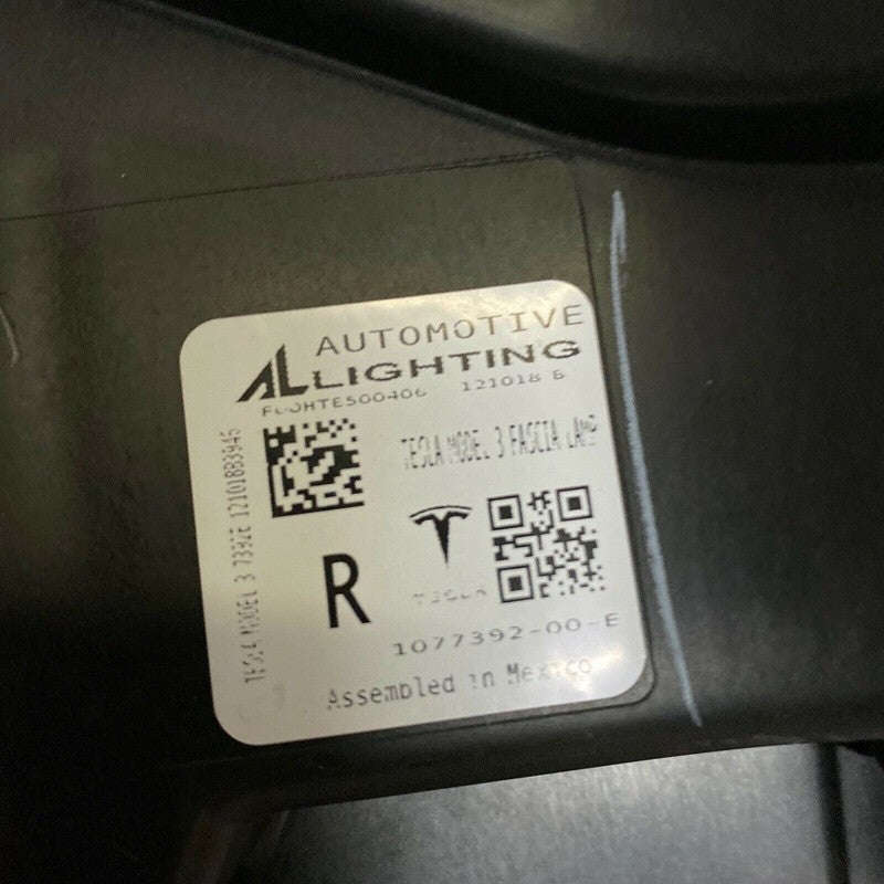 1077392-00-E TESLA MODEL 3 FOG LIGHT RIGHT PASSENGER SIDE 2017 2018 2019 2020 LED OEM 