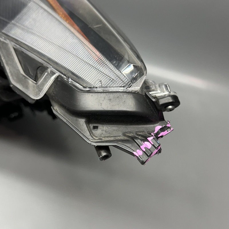 RAV 4 TOYOTA RAV 4 HEADLIGHT RIGHT PASSENGER 2019 2020 2021 2022 LED OEM