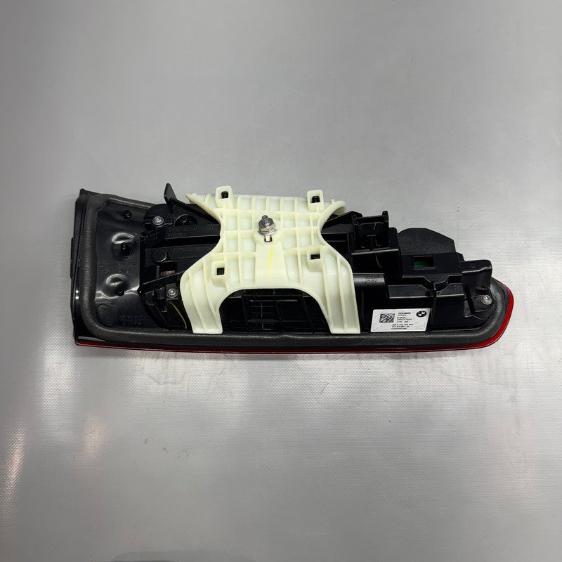 BMW X4 TAIL LIGHT TRUNK  RIGHT PASSENGER 2019 2020 2021 OEM 8743380004