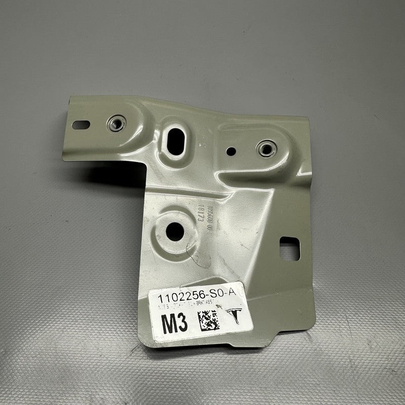 11022560-S0-A TESLA MODEL 3 LEFT REAR FACIA BRACKET 2017 18 19 20 21 22 2023 OEM 11022560-S0-A