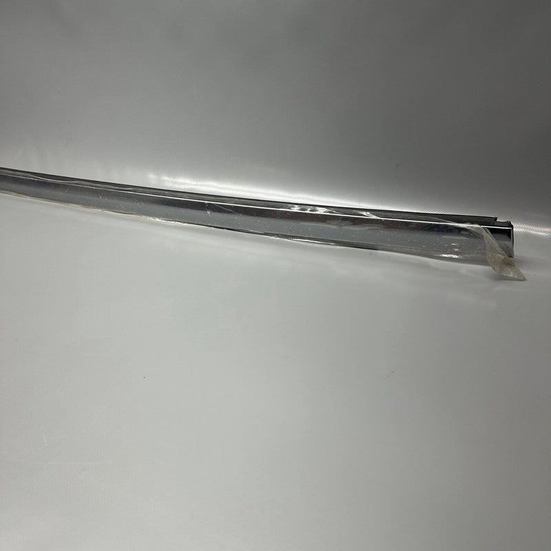 1098686-00-D TESLA MODEL X DOOR WINDOW MOLDING RIGHT REAR 2016 17 18 19 2020 OEM 1098686-00-D