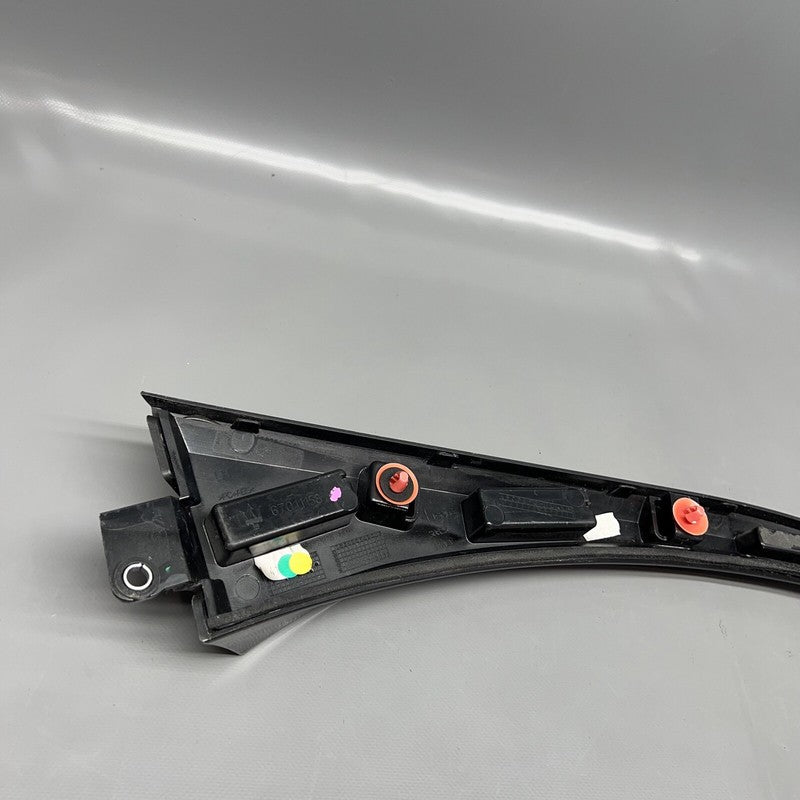670111581 MASERATI LEVANTE TAILGATE BACKDOOR SPOILER LEFT 2017 18 19 2020 OEM 670111581