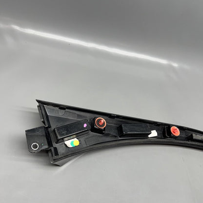 670111581 MASERATI LEVANTE TAILGATE BACKDOOR SPOILER LEFT 2017 18 19 2020 OEM 670111581