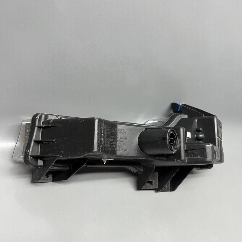 1077390-00-F TESLA MODEL 3 FOG LIGHT RIGHT PASSENGER 2017 2018 2019 2020 2021 2022 OEM 2 PIN