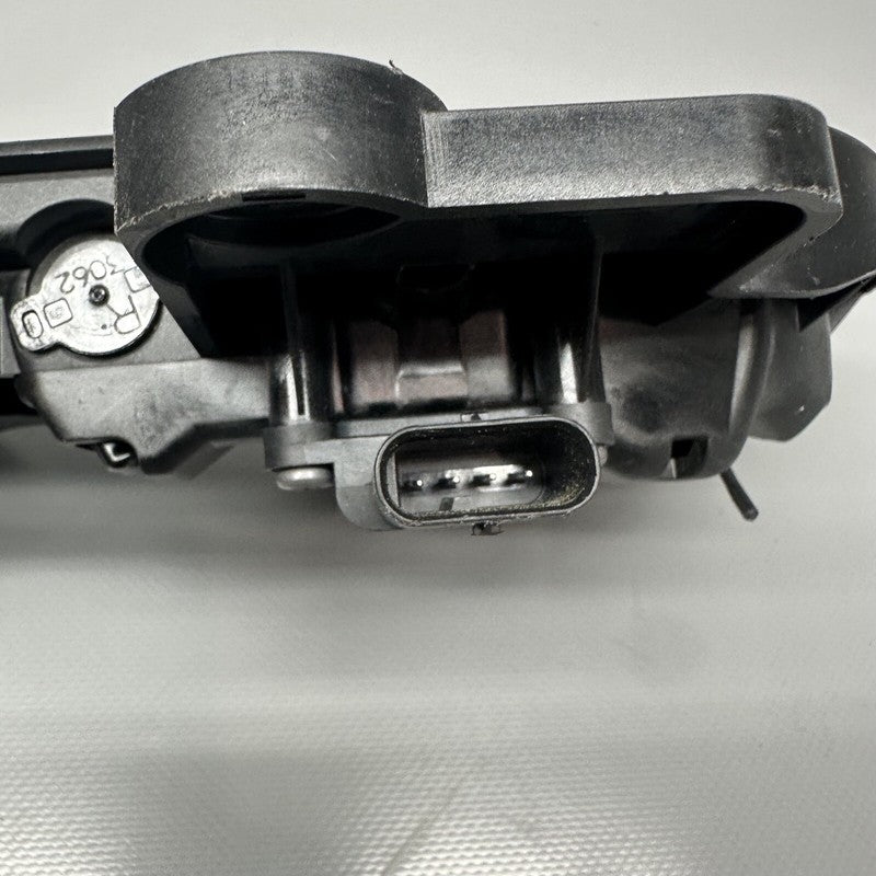 1528114-00-D TESLA MODEL Y DOOR HANDLE LEFT DRIVER 2020 2021 2022 2023 1528114-00-D OEM