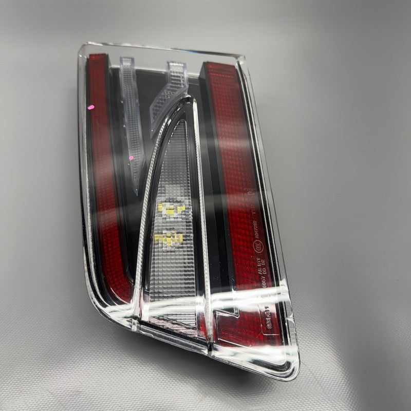 TESLA MODEL S TRUNK TAIL LIGHT RIGHT PASSENGER 2016 2017 2018 2019 202