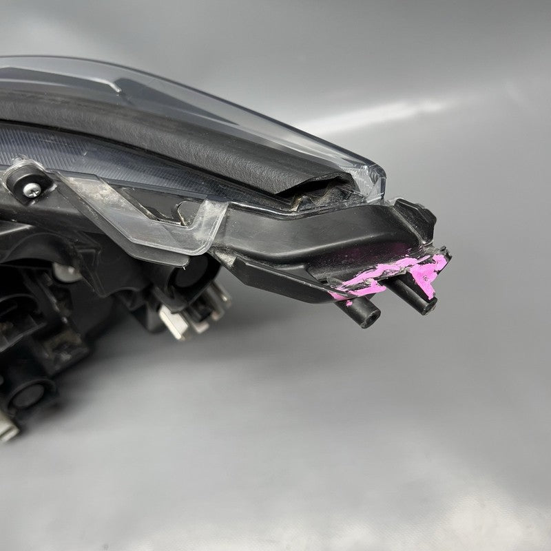 RAV 4 TOYOTA RAV 4 HEADLIGHT RIGHT PASSENGER 2022 2023 2024 OEM 