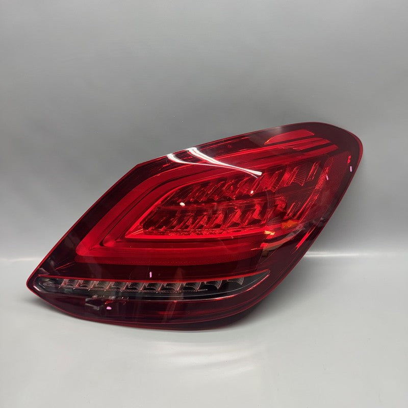 MERCEDES BENZ C63 C300 TAIL LIGHT RIGHT PASSENGER AFTERMARKET 2019 202