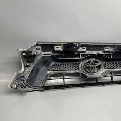 53100-04470 TOYOTA TACOMA GRILLE 2012 2013 2014 2015 OEM 53100-04470 DAMAGED