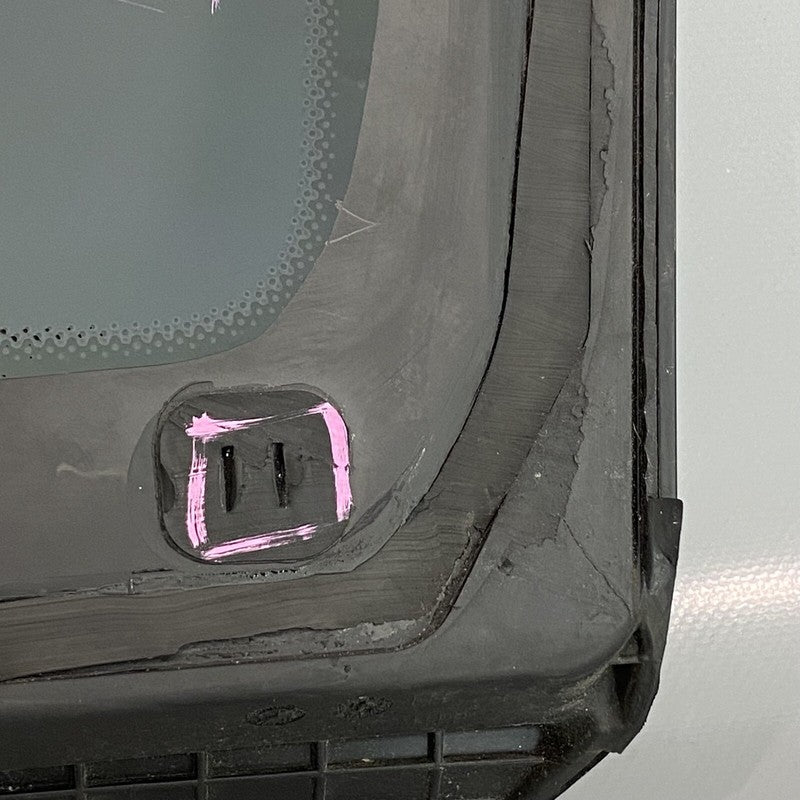 A2226705501 MERCEDES BENZ S600 MAYBACH QUARTER GLASS LEFT REAR 2014 15 16 17 18 19 2020 OEM
