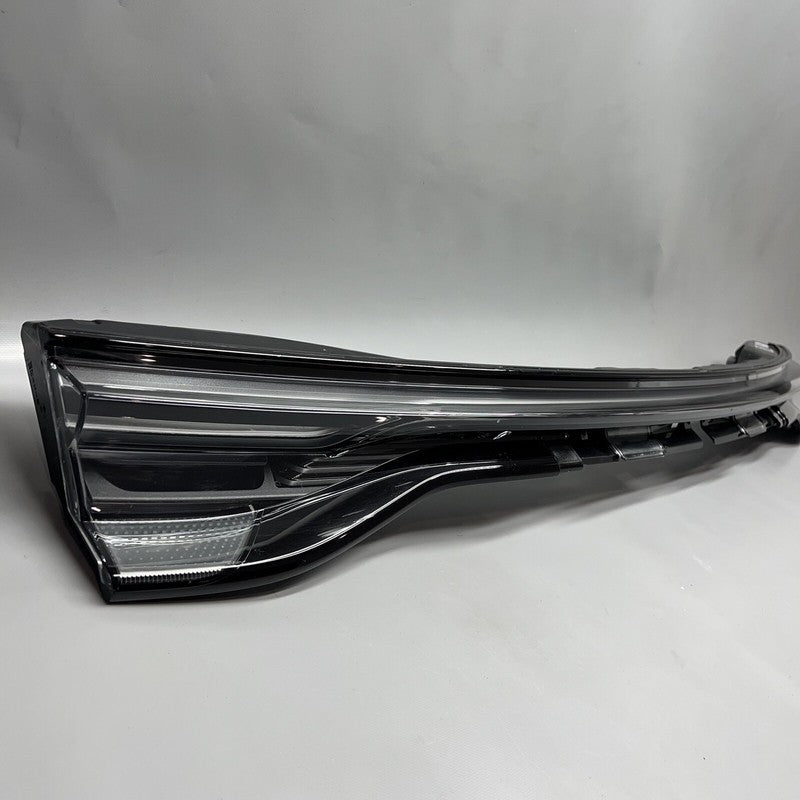 973945093BC PORSCHE PANAMERA 971 TAIL LIGHT CENTER 2022 2023 OEM 973945093BC