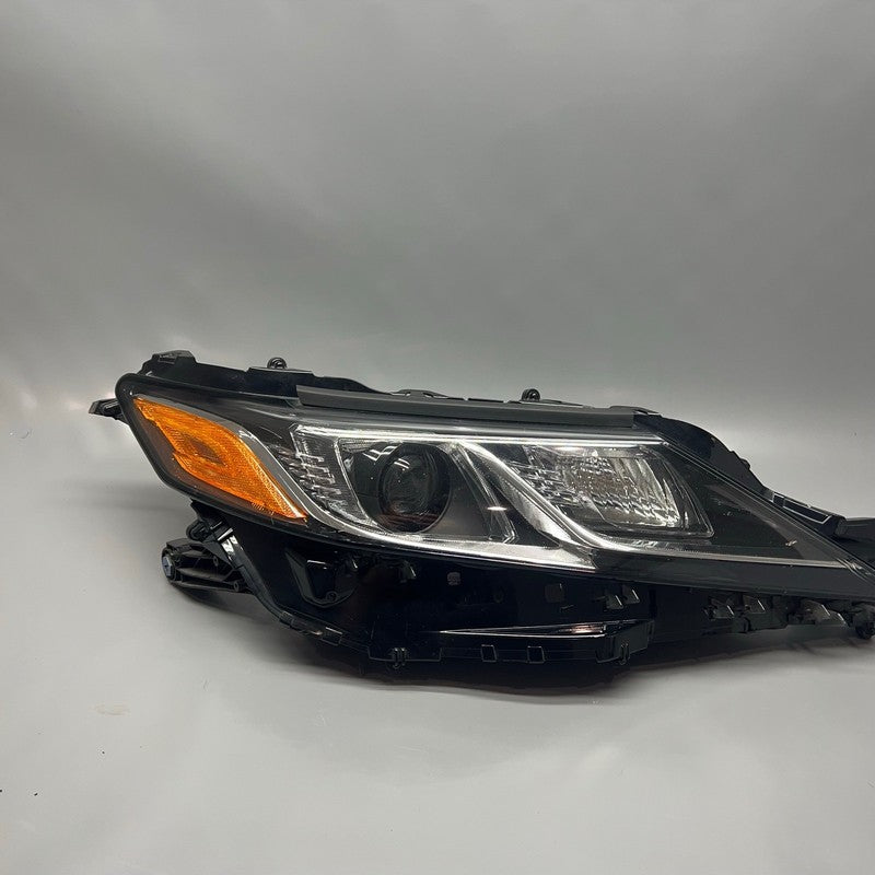 TOYOTA CAMRY HEADLIGHT RIGHT PASSENGER 2018 2019 2020 2021 2022 2023 L