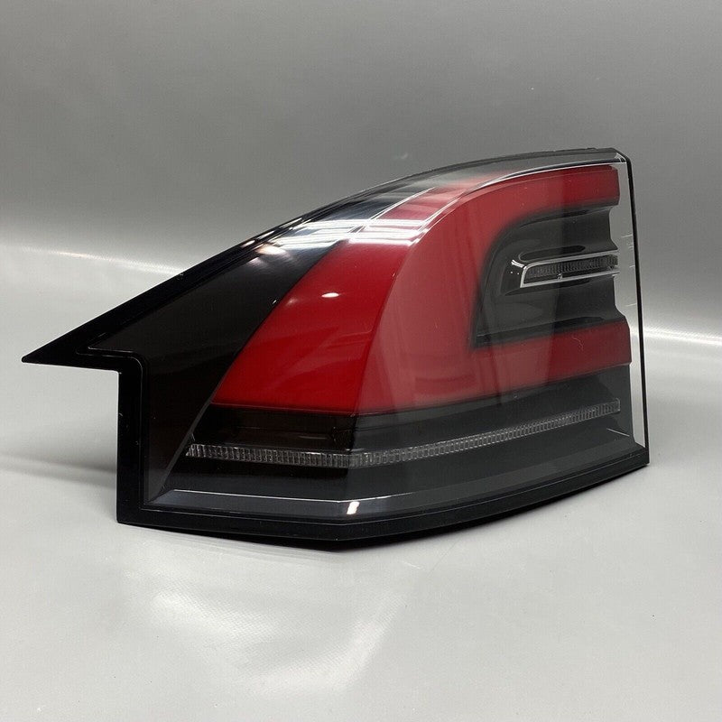 TESLA MODEL X TAIL LIGHT LEFT DRIVER 1034333-00-B 2016 2017 2018 2019 