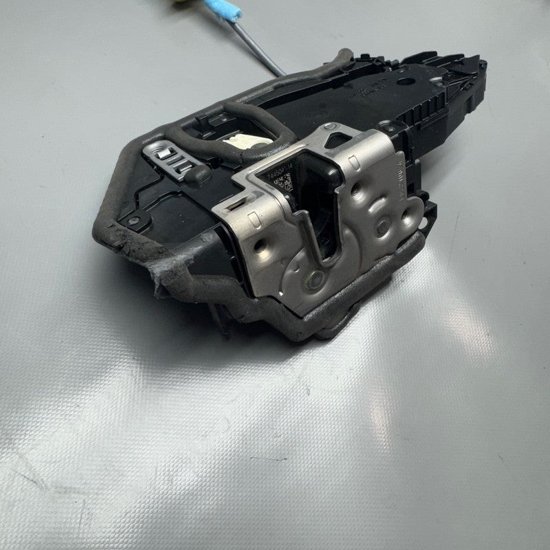 BMW X1 DOOR LOCK LATCH LEFT FRONT 2023 2024 2025 OEM 7445041