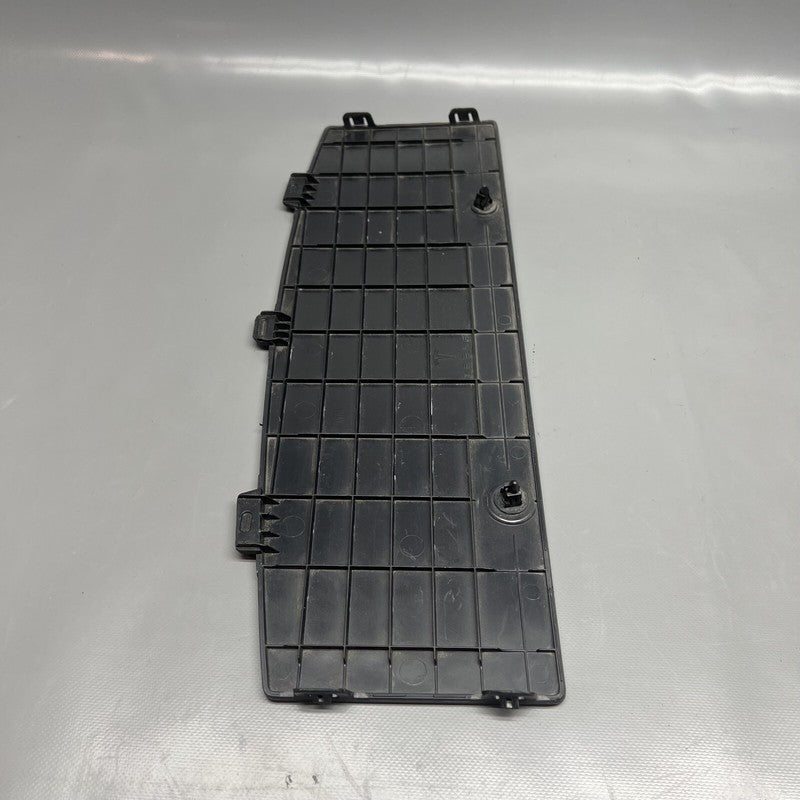 1135412-00-A TESLA MODEL 3 TOW HITCH COVER REAR CAP 2017 2018 2019 2020 2021 OEM 1135412-00-A