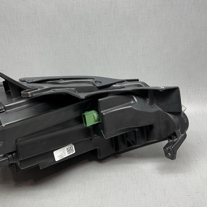 84887857 CHEVROLET TRAVERSE HEADLIGHT LEFT DRIVER 2018 2019 2020 2021 LED OEM 84887857