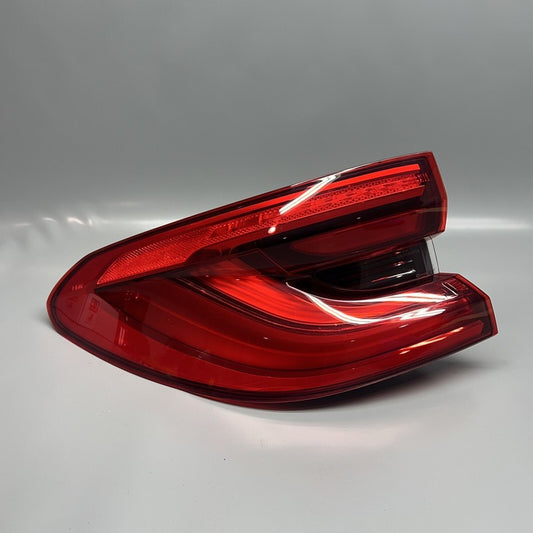 7376487 BMW 640 GT GRAN TURISMO TAIL LIGHT LEFT DRIVER 2018 2019 OEM 7376487