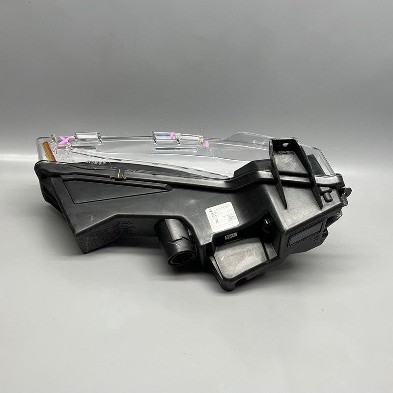 1077390-00-F TESLA MODEL 3 FOG LIGHT RIGHT PASSENGER 2017 18 19 20 21 2022 2 PIN 1077390-00-F