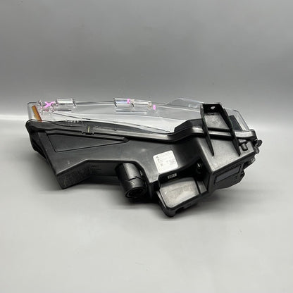 1077390-00-F TESLA MODEL 3 FOG LIGHT RIGHT PASSENGER 2017 18 19 20 21 2022 2 PIN 1077390-00-F