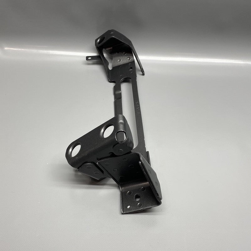 4KE820195AC AUDI E-TRON AC COMPRESSOR BRACKET UPPER 2019 2020 2021 2022 2023 4KE820195AC