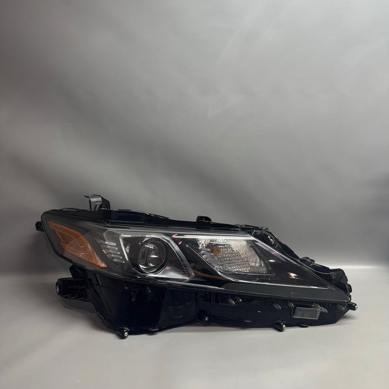 TOYOTA CAMRY HEADLIGHT RIGHT PASSENGER 2018 2019 2020 OEM
