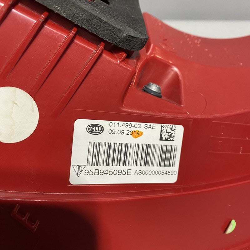 95B945095E PORSCHE MACAN TAIL LIGHT LEFT DRIVER 95B945095E 2015 2016 2017 LED OEM