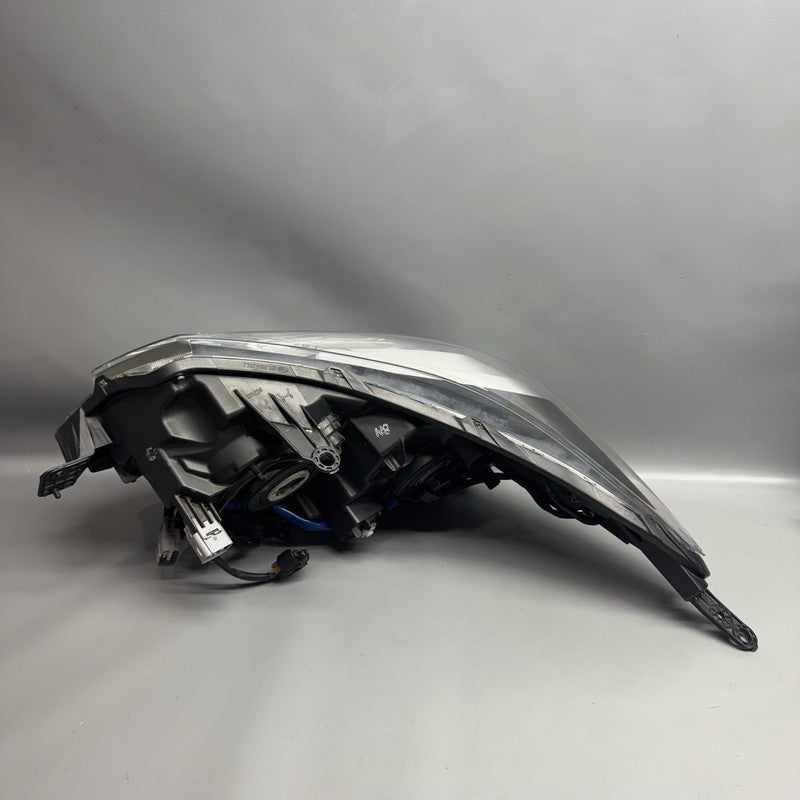SUBARU FORESTER HEADLIGHT RIGHT PASSENGER 2017 2018 HALOGEN OEM 