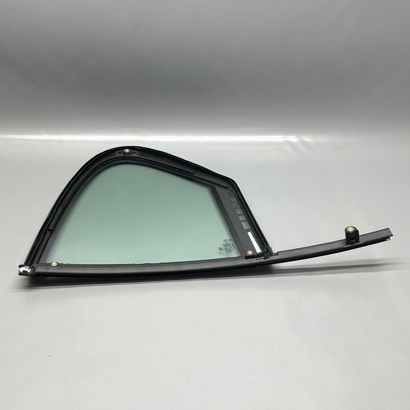7384218 BMW 740 QUARTER GLASS RIGHT REAR 2016 2017 2018 2019 OEM 7384218