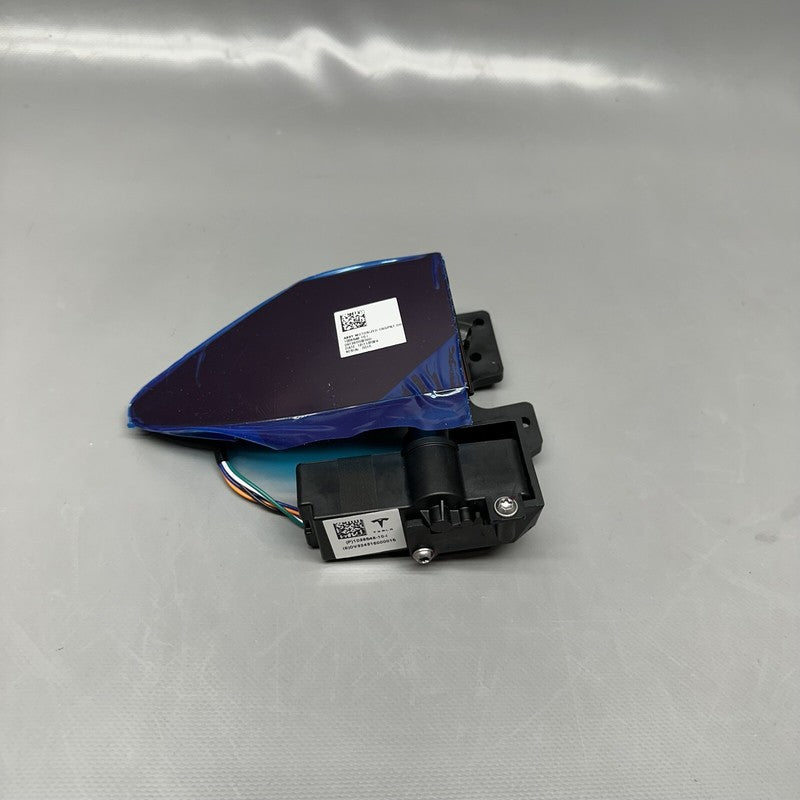 1042766-00-J TESLA MODEL S CHARGE DOOR REFLECTOR LIGHT LEFT 2016 2017 2018 2019 2020 OEM