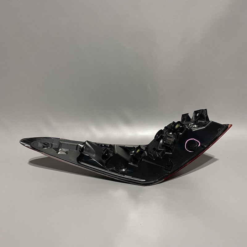 TOYOTA CAMRY TAIL LIGHT RIGHT PASSENGER SIDE 2018 2019 2020 OEM