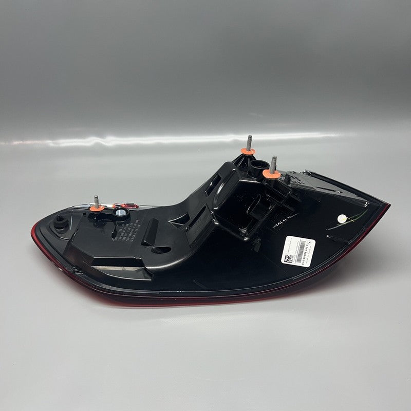 A1679066601 MERCEDES BENZ GLS580 TAIL LIGHT RIGHT PASSENGER GLS450 2020 2021 2022 2023 OEM